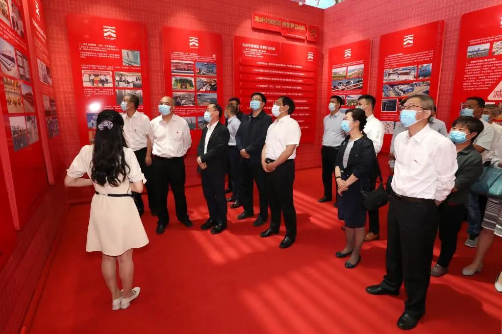 校院兩級黨委理論學習中心組成員赴濱海新區開展黨史學習教育