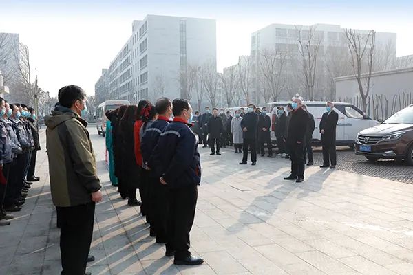 校領導除夕看望慰問堅守崗位教職員工和寒假留校學生