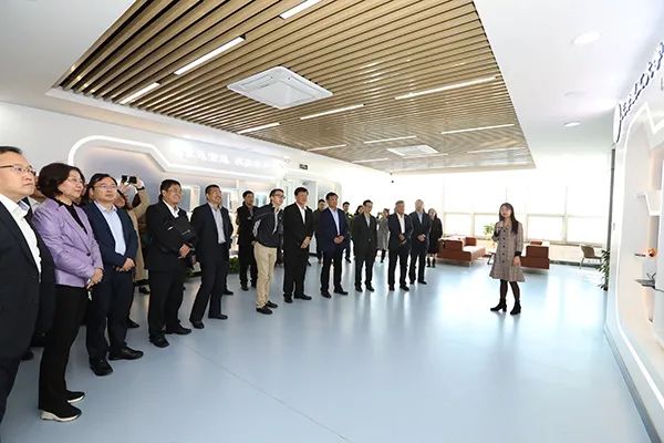 奧克集團來校調研座談