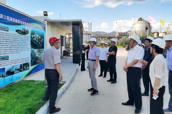 校長(zhǎng)楊慶新一行赴張家口考察調(diào)研