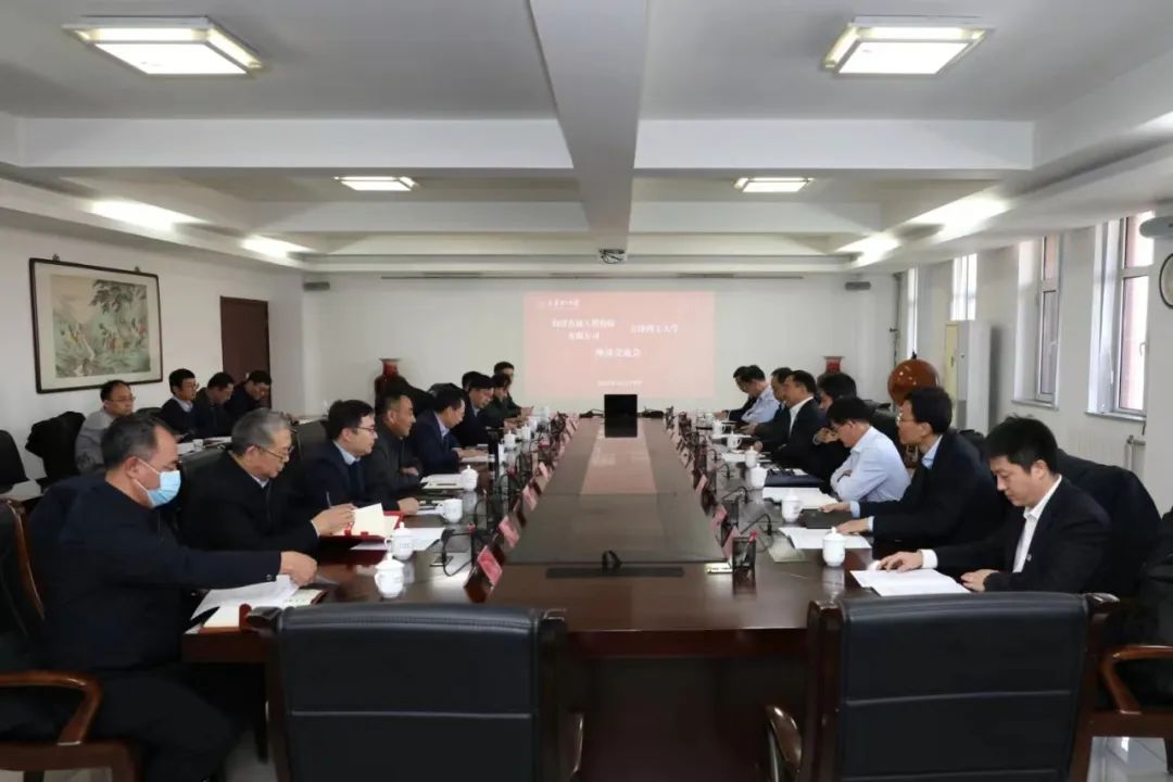 海洋石油工程股份有限公司黨委書記、董事長王章領一行來校調研交流