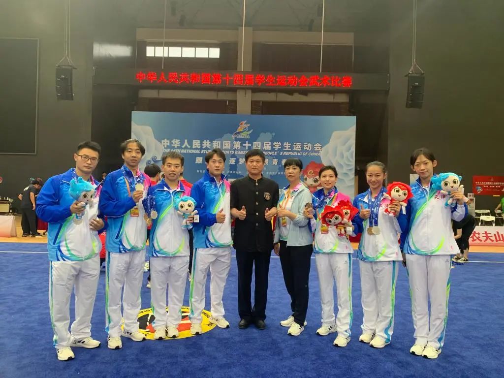 我校武術隊學運會載譽歸來