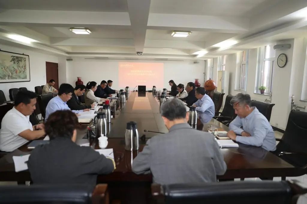 校黨委理論學習中心組開展2025年第五次集體學習研討