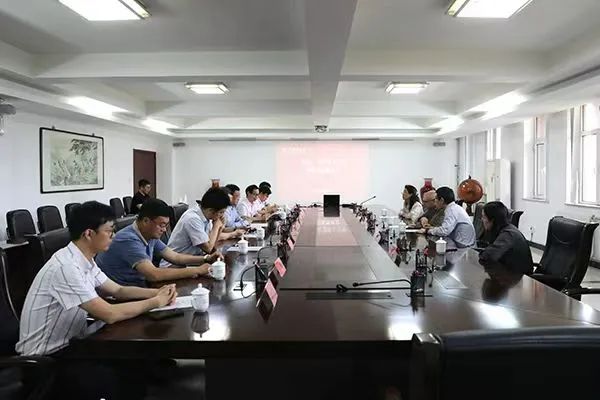 Wiley集團副總裁Jose R.Oliveira博士一行來我校交流