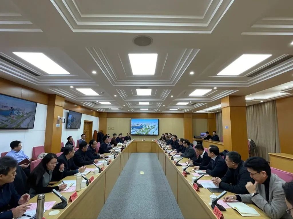 校長(zhǎng)練繼建一行到西青區(qū)政府交流調(diào)研