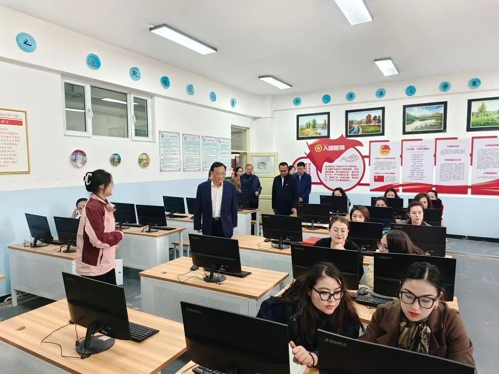 校黨委書記劉東志帶隊赴新疆和田地區(qū)調(diào)研并慰問支教師生