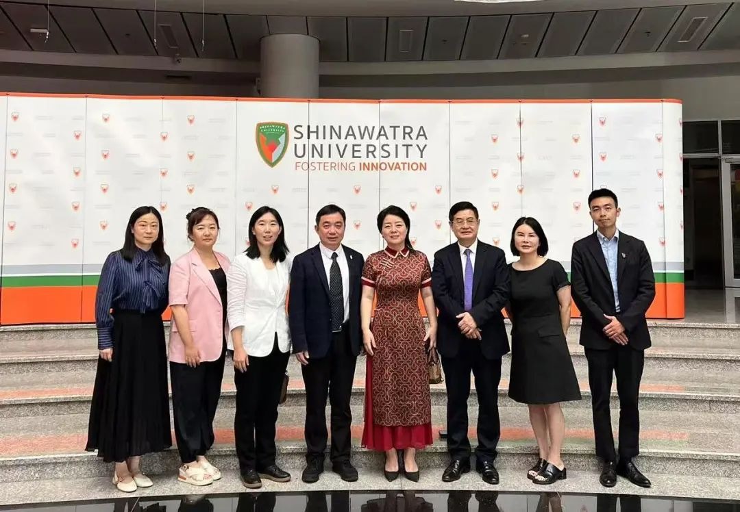 黨委常委、副校長葉寧率團出訪泰國教育部