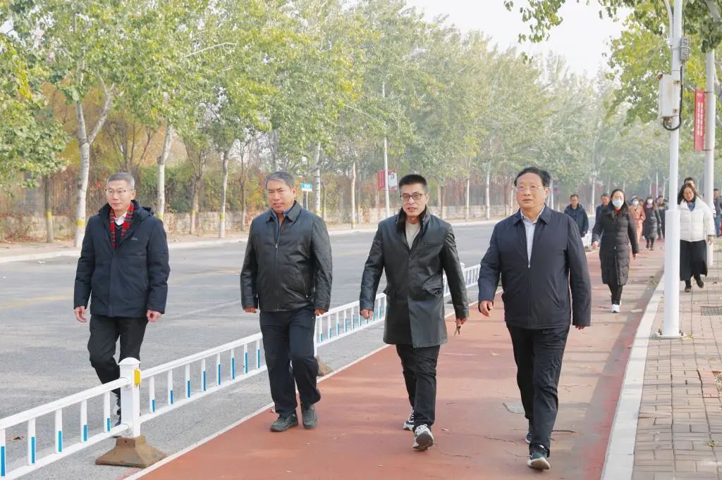 學校舉行第十六屆教職工健身走活動