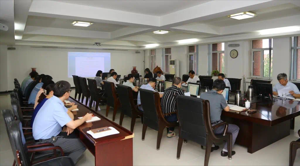 學校召開黨委常委會（擴大）會議暨黨委理論學習中心組集體學習：傳達學習貫徹黨的二十屆三中全會精神