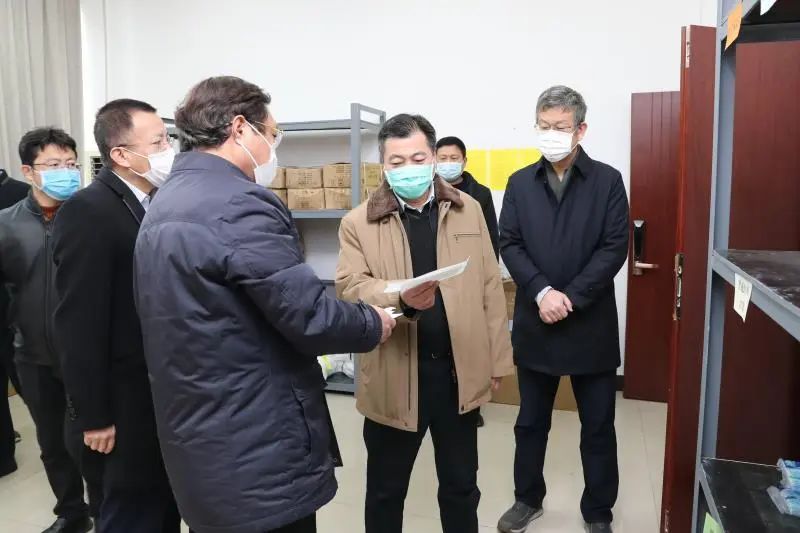 市教委領(lǐng)導(dǎo)到學(xué)校督導(dǎo)檢查疫情防控工作