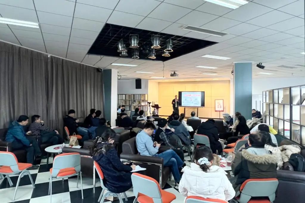 學校舉辦第二期“明理青椒”沙龍首場活動