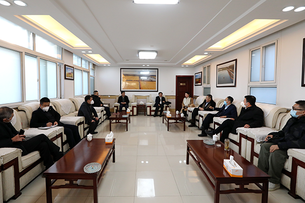 校長練繼建一行赴我校扶持經濟薄弱村調研鄉村振興發展工作