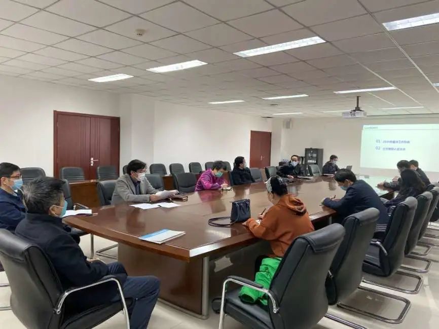 學校推進人文社科重點工作