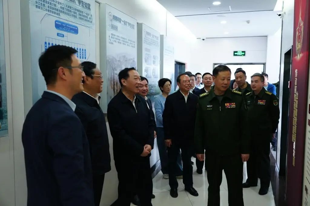 殷向杰到我校調研征兵工作開展情況