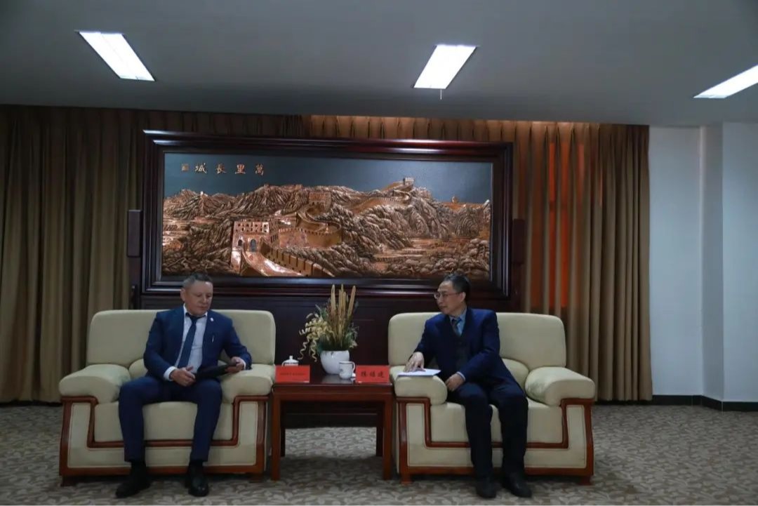 俄羅斯伊爾庫(kù)茨克國(guó)立理工大學(xué)校長(zhǎng)團(tuán)訪問(wèn)我校