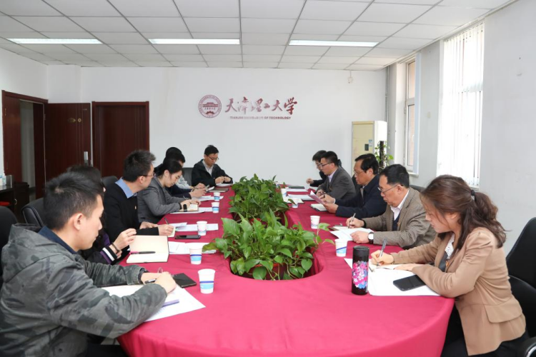 學校黨支部積極開展組織生活會和民主評議工作