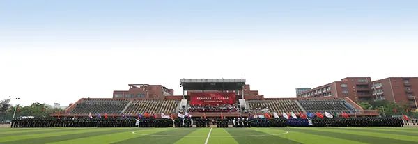 天津市學校國旗護衛隊展演活動在我校舉行