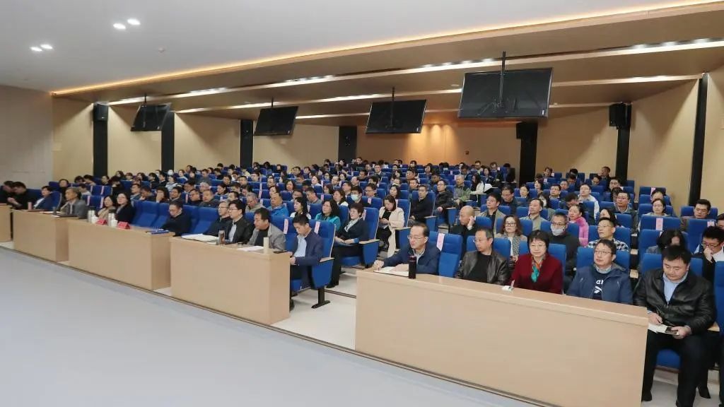 【明理講壇】學校舉辦全國兩會精神宣講報告會