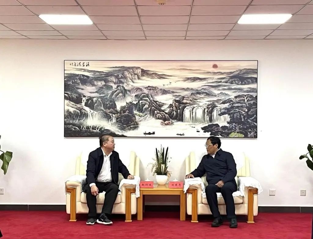 學校攜手江蘇省海安工程機械產(chǎn)業(yè)鏈（電梯）科技招商團舉辦產(chǎn)學研合作交流會