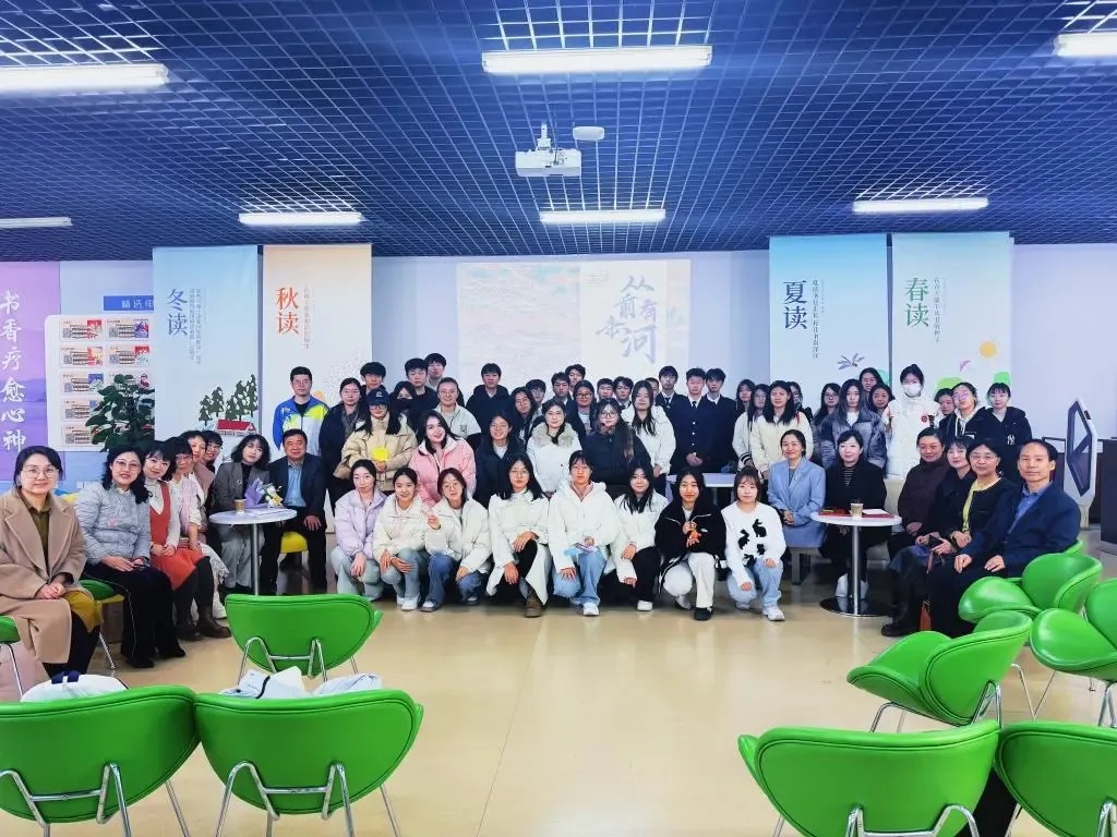  學校舉辦“從前有條河”主題美育思政活動